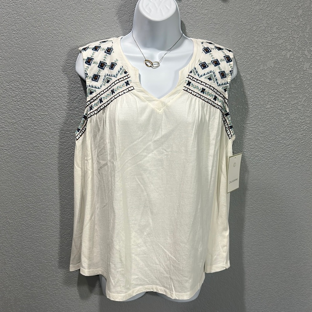 NWT Calligraphy embroidered blouse